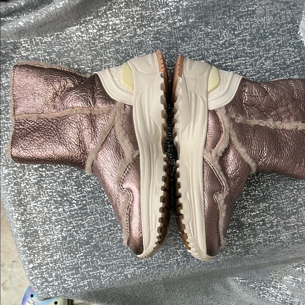 Coach Pink shearling Boots Metallic Finish - Picture 9 of 12
